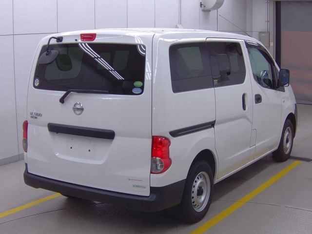 NISSAN NV200 2020