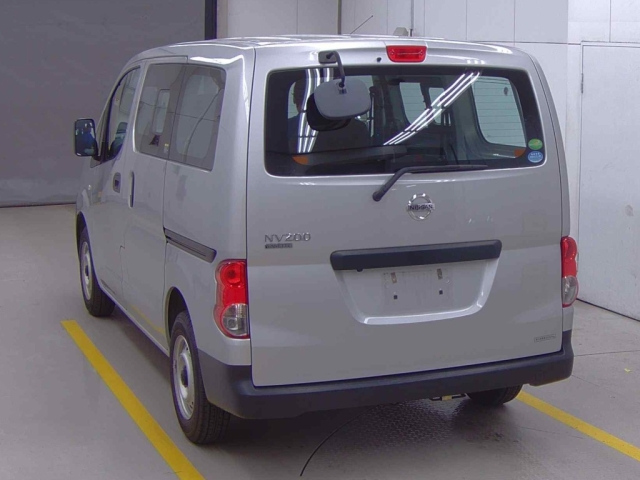 NISSAN NV200 2020