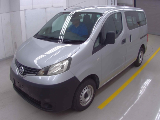 NISSAN NV200 2020