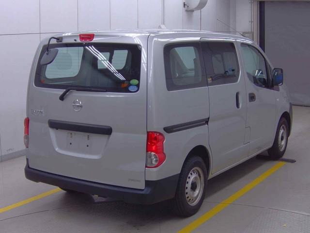 NISSAN NV200 2020