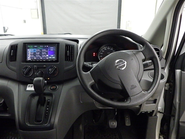 NISSAN NV200 2020