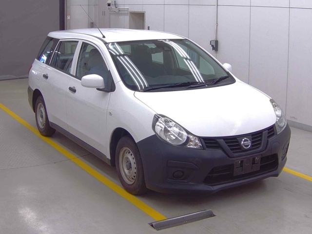 NISSAN AD 2019