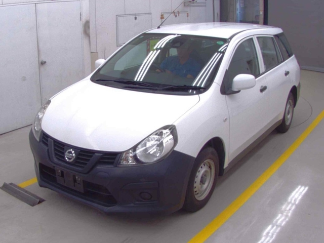 NISSAN AD 2019