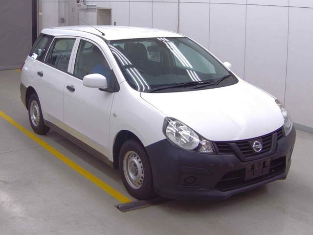 NISSAN AD 2019