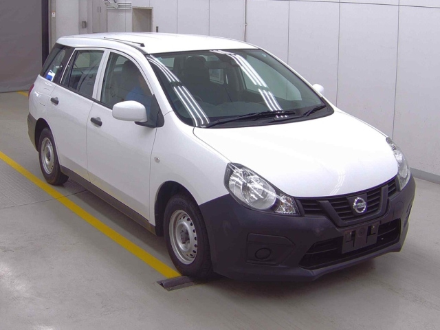 NISSAN AD 2019