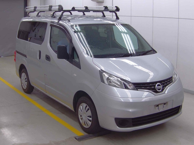 NISSAN NV200 2019
