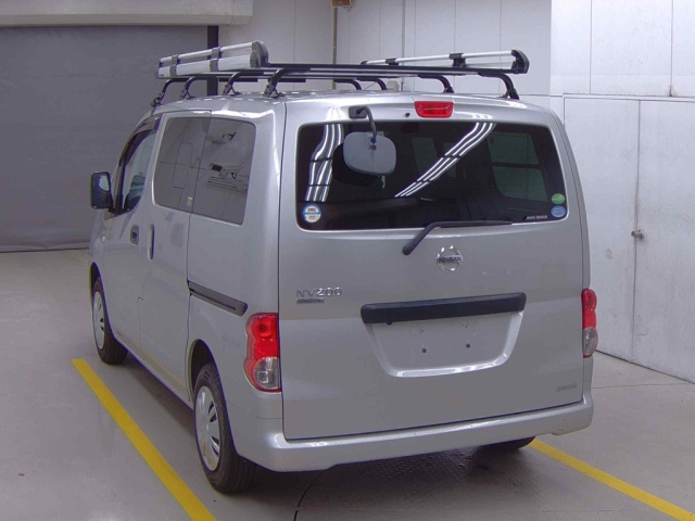 NISSAN NV200 2019