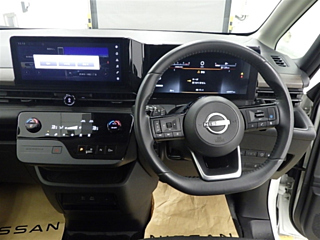NISSAN SERENA 2023