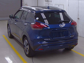 NISSAN KIX 2020