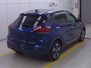 NISSAN KIX 2020