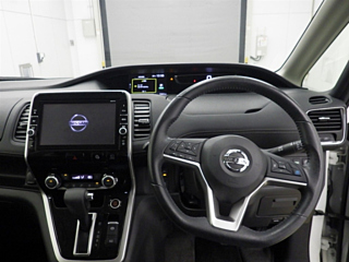 NISSAN SERENA 2018