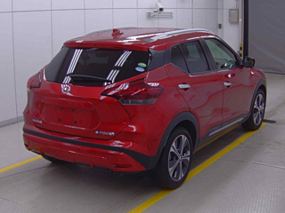 NISSAN KIX 2020