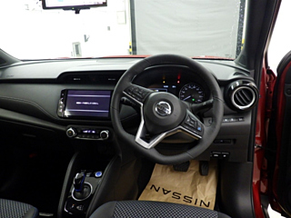 NISSAN KIX 2020