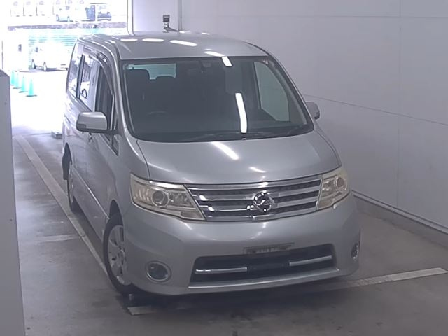 NISSAN SERENA 2010