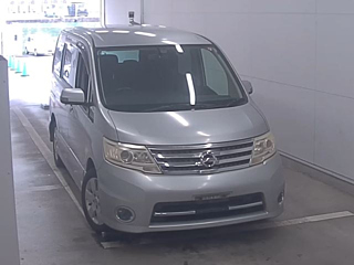 NISSAN SERENA 2010