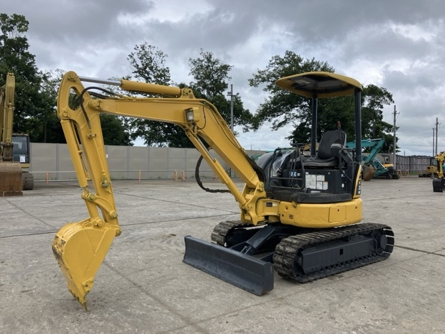 KOMATSU PC30MR-3 2009