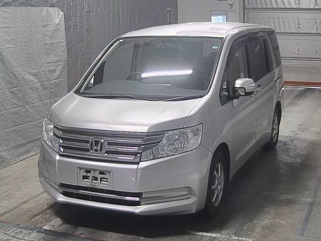 HONDA STEP WAGON 2013