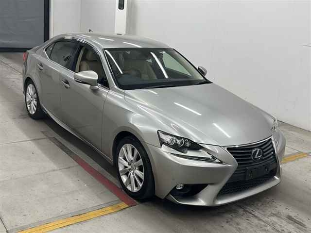 LEXUS IS 2016