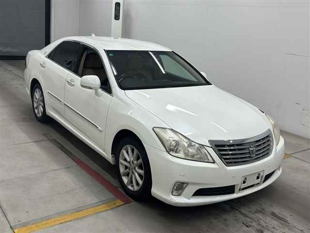 TOYOTA CROWN 2010