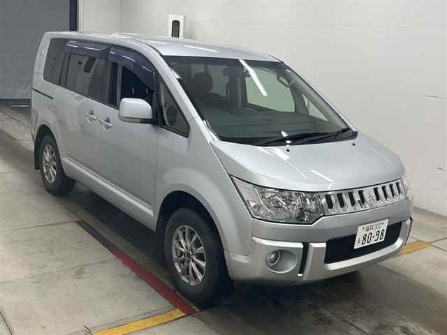 MITSUBISHI DELICA D5 2017