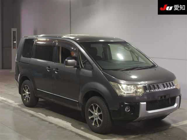 MITSUBISHI DELICA D5