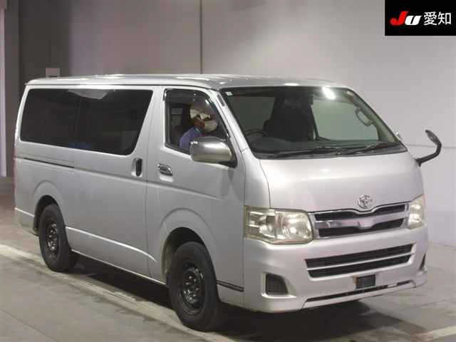 TOYOTA HIACE VAN 2011