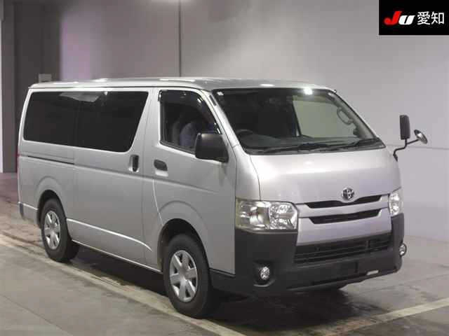 TOYOTA HIACE VAN 2016