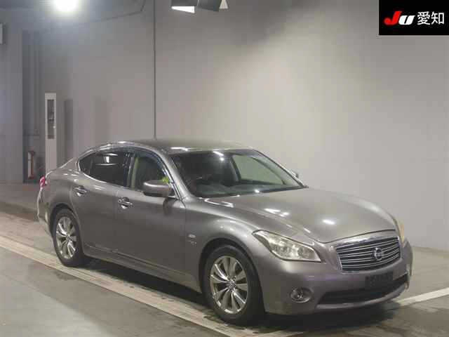 NISSAN FUGA 2010