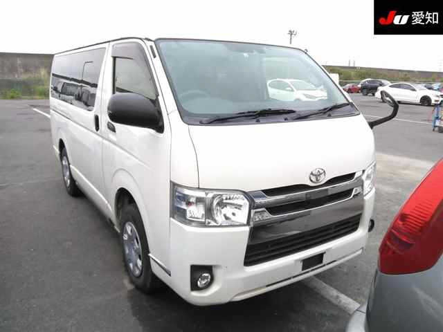 TOYOTA HIACE VAN 2019
