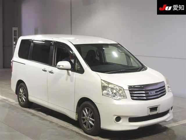 TOYOTA NOAH 2012