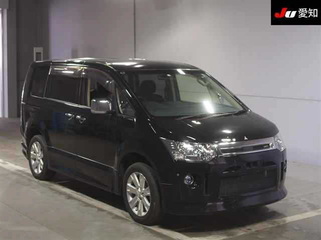 MITSUBISHI DELICA D5 2012