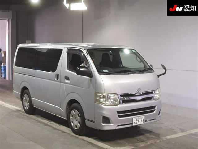 TOYOTA HIACE VAN 2010