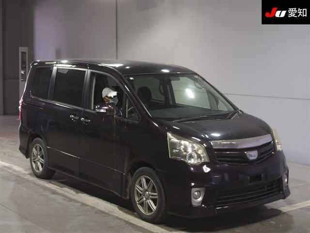 TOYOTA NOAH 2012