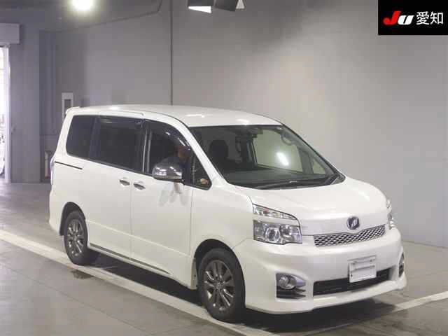 TOYOTA VOXY 2012
