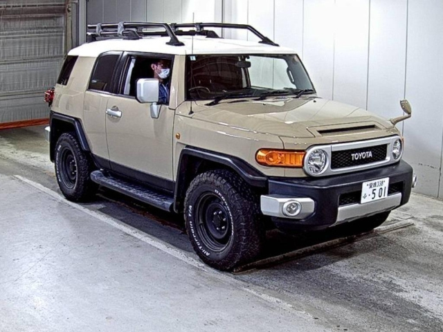 TOYOTA FJ CRUISER