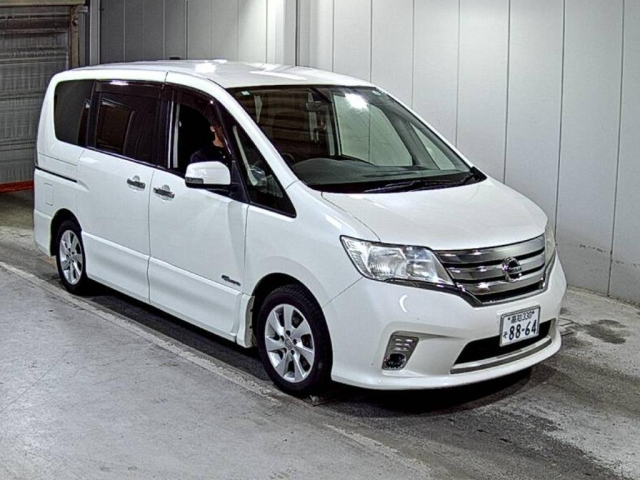 NISSAN SERENA