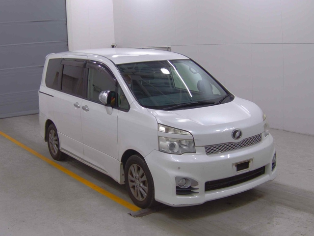 TOYOTA VOXY 2012