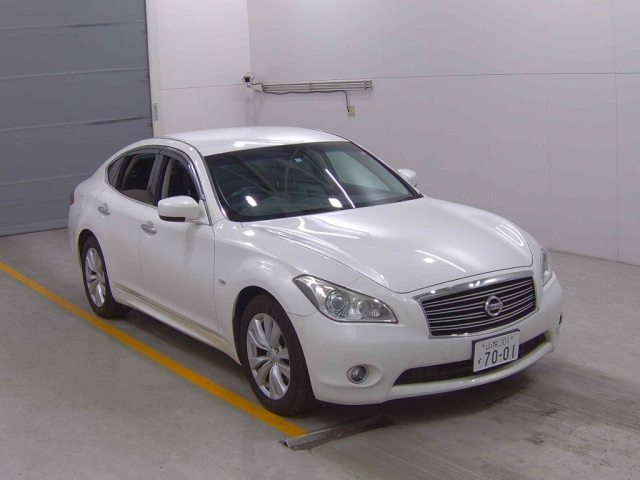 NISSAN FUGA