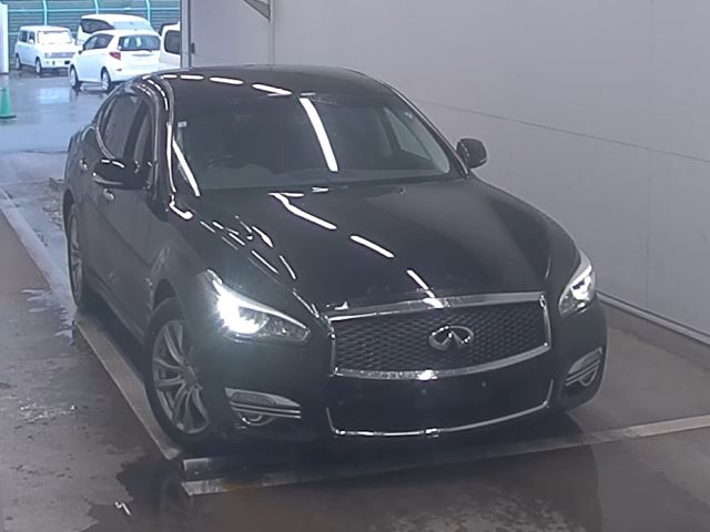 NISSAN FUGA 2018