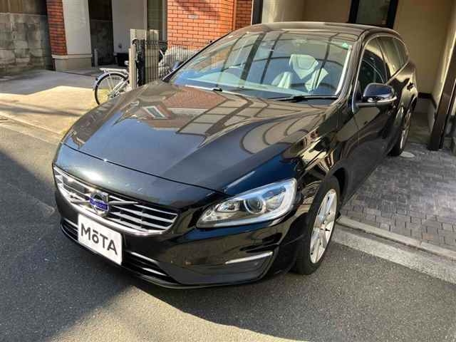VOLVO V60 2016