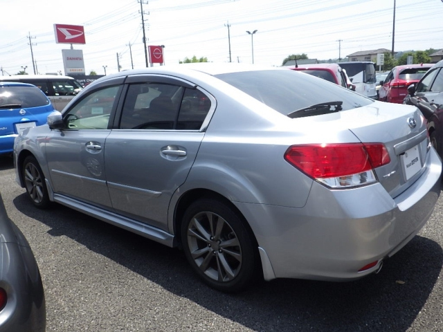 SUBARU LEGACY B4 2013