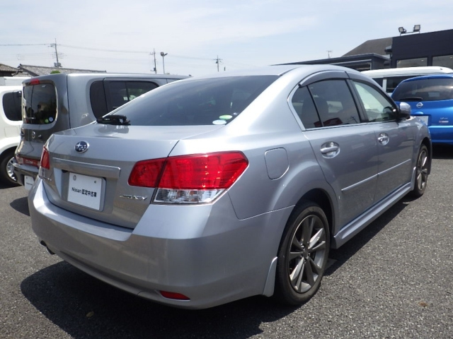 SUBARU LEGACY B4 2013