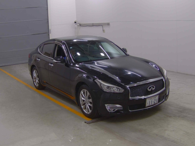 NISSAN FUGA 2018