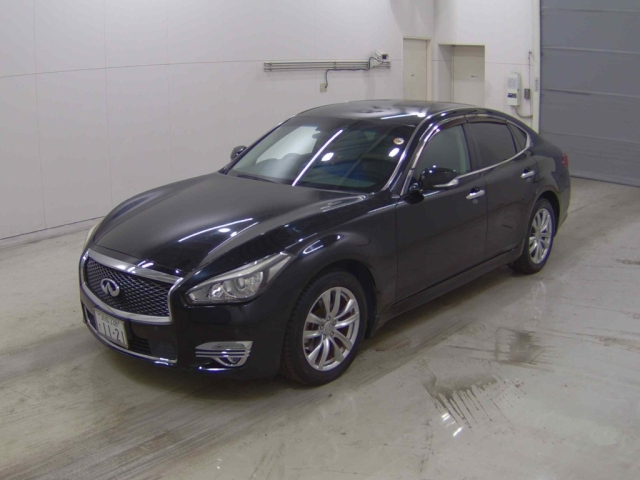 NISSAN FUGA 2018
