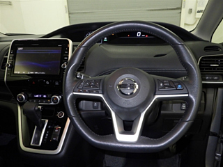 NISSAN SERENA 2017