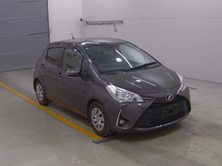 TOYOTA VITZ 2017