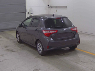 TOYOTA VITZ 2017