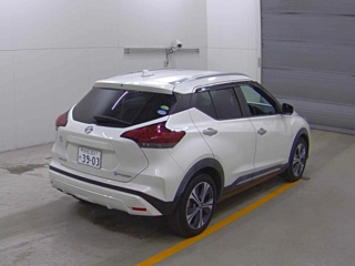 NISSAN KIX 2021