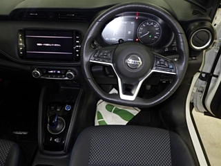 NISSAN KIX 2021