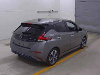 NISSAN LEAF 2022